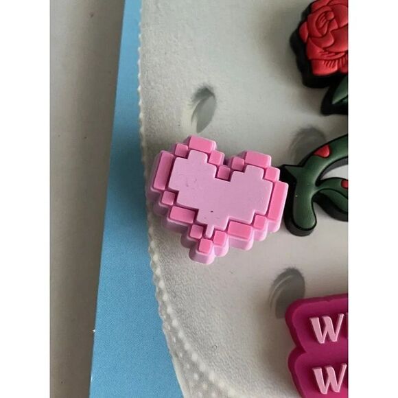 5 Pack CROCS Jibbitz Charms Valentines Girly Heart Rose Perfect Match NEW - Picture 2 of 9
